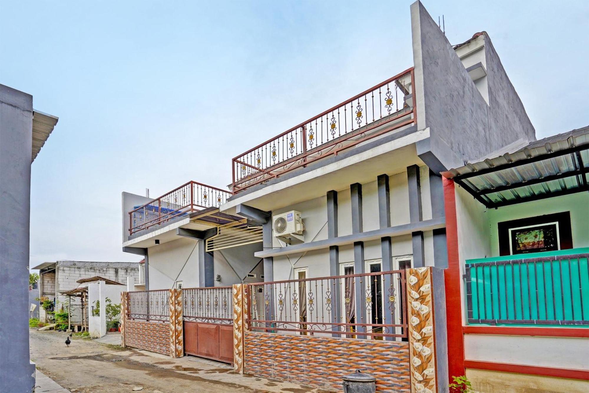 Oyo Life 91866 Paradise Ok Kost Syariah Mojokerto ภายนอก รูปภาพ